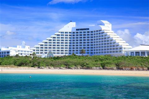 １泊目：ANAインターコンチネンタル石垣リゾート（外観）